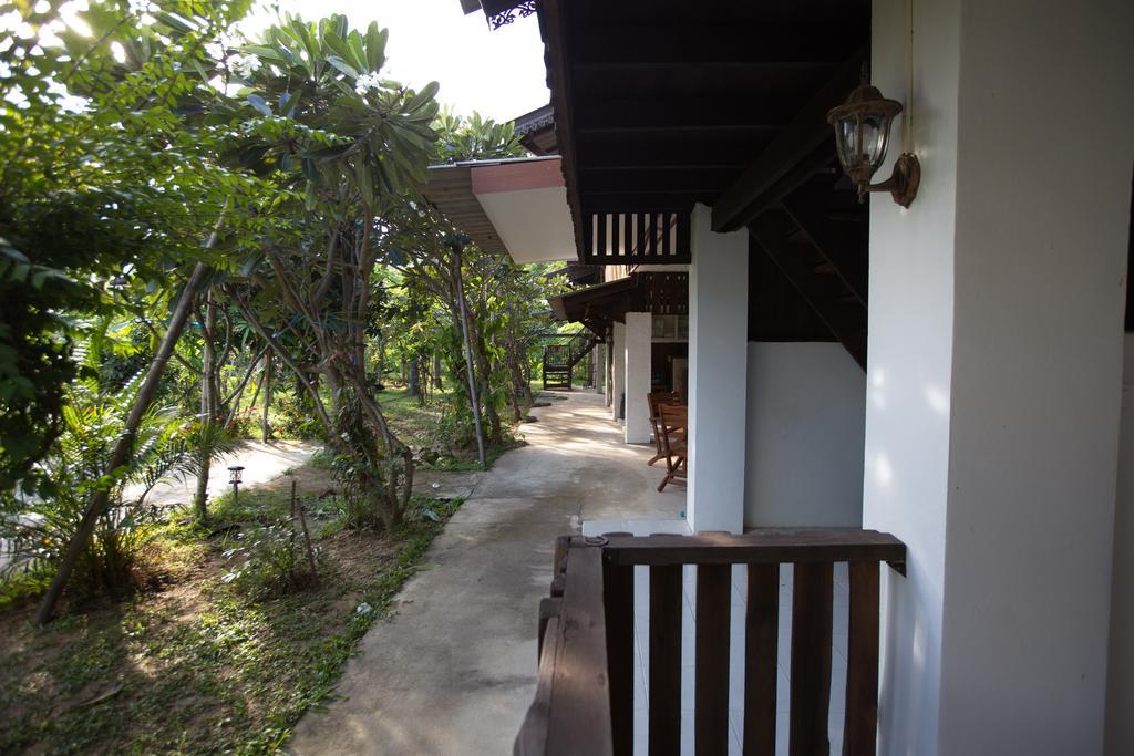 Hora Home Lampang Buitenkant foto