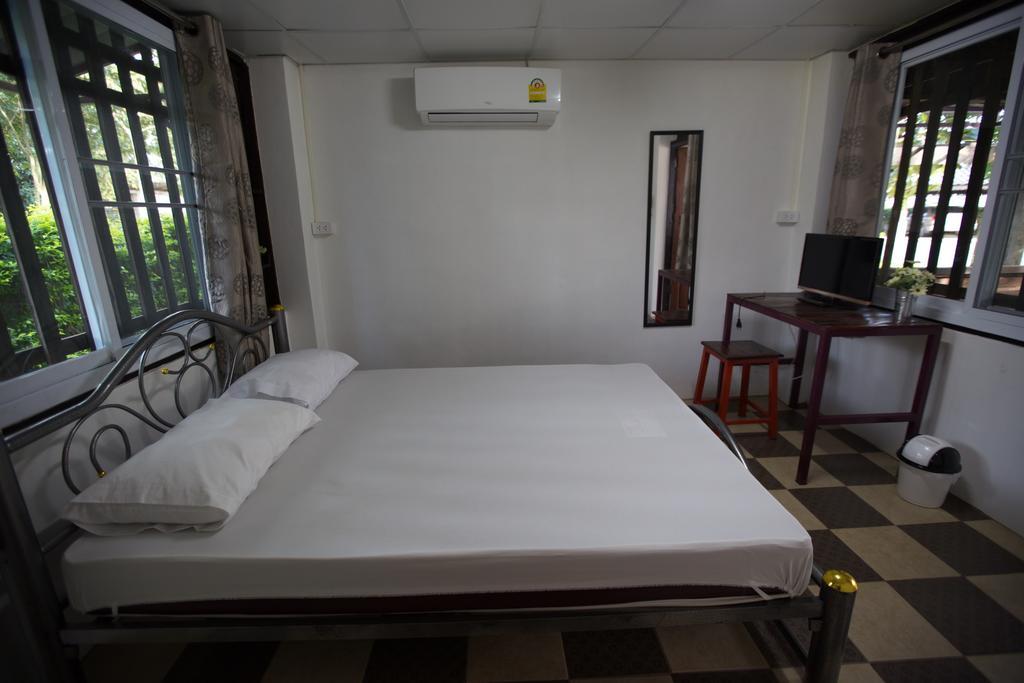 Hora Home Lampang Buitenkant foto