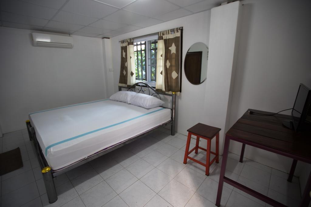 Hora Home Lampang Buitenkant foto