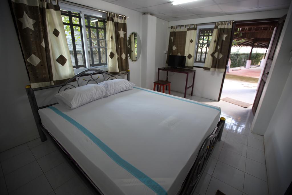 Hora Home Lampang Buitenkant foto