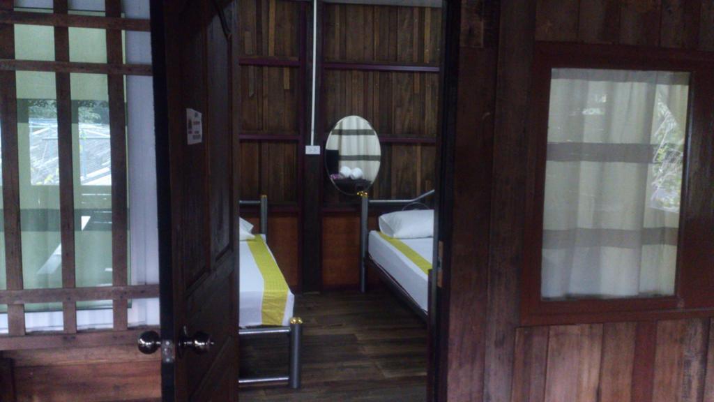 Hora Home Lampang Buitenkant foto